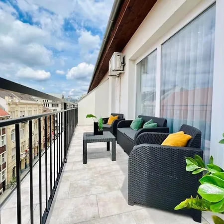 Newly Citycenter Cozy Apartman Apartament *